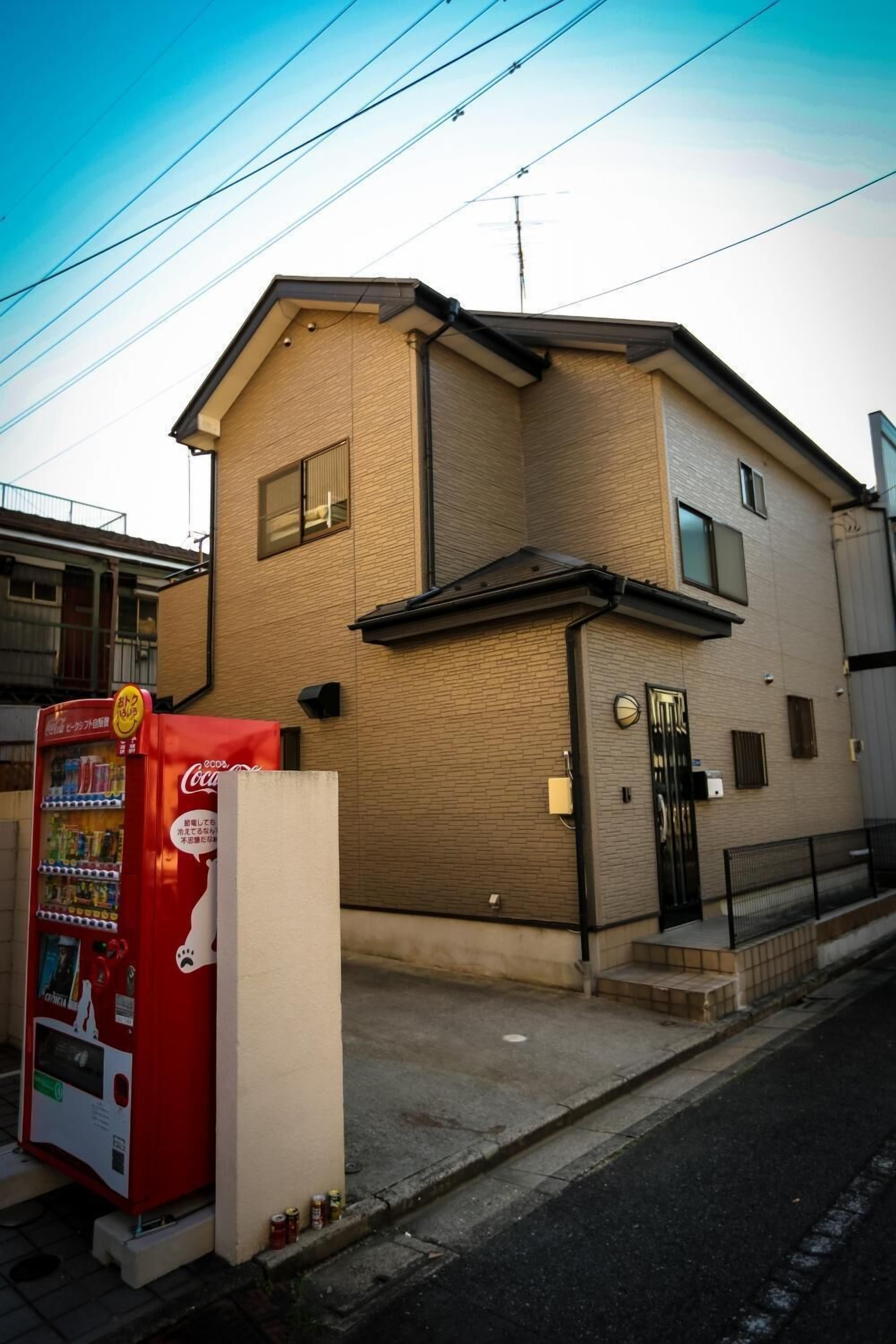 J'S Backpackers Hostel - Tokyo — Photos 1